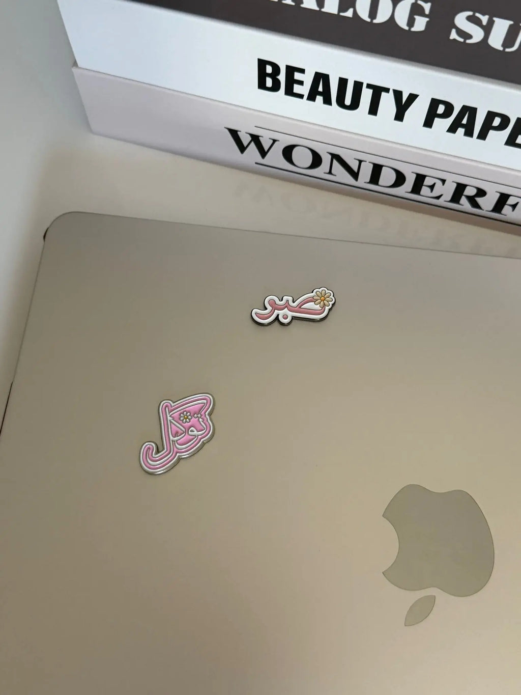 Sticker Métallique – Sabr Calligraphy Lovely Addict